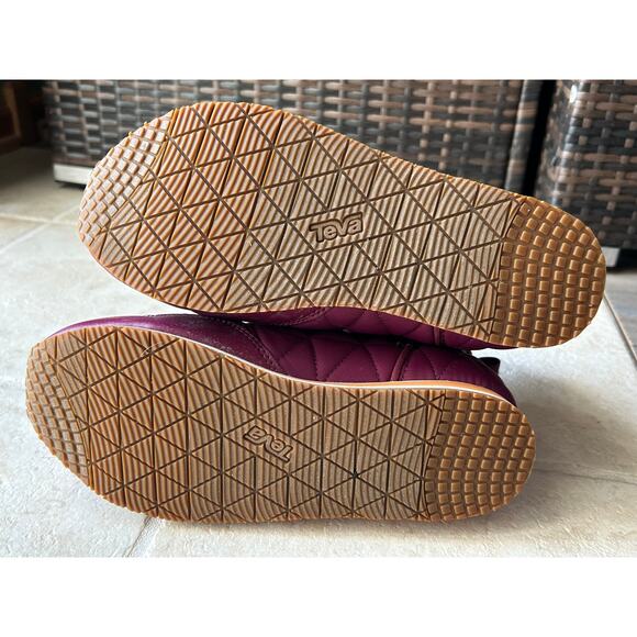 Teva Ember Mid Boot Quilted Ankle Bootie Slip On Pink Orange Camping Size 9 - Picture 11 of 13